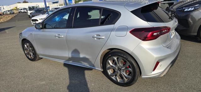 Ford Focus image 2