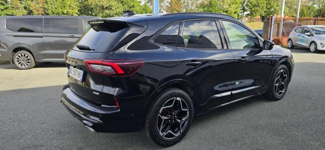 Ford Kuga image 2