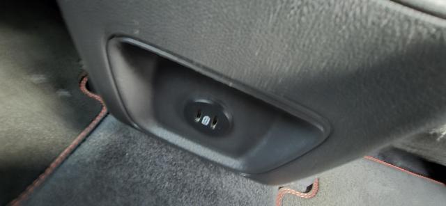 Ford Kuga image 1
