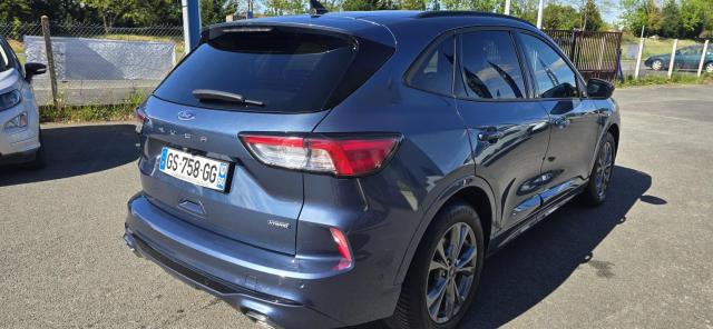 Ford Kuga image 3