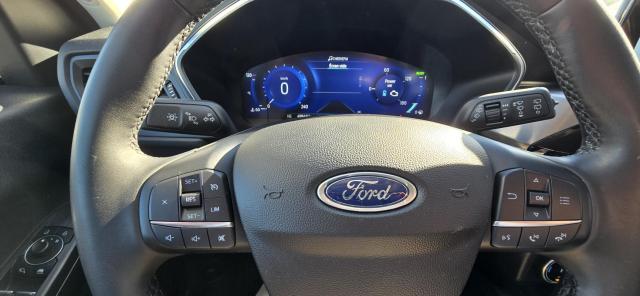 Ford Kuga image 7