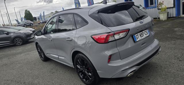 Ford Kuga image 2