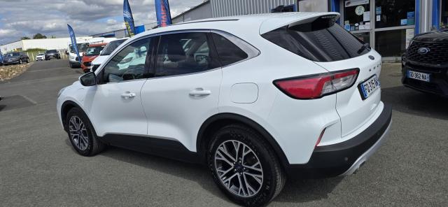 Ford Kuga image 9