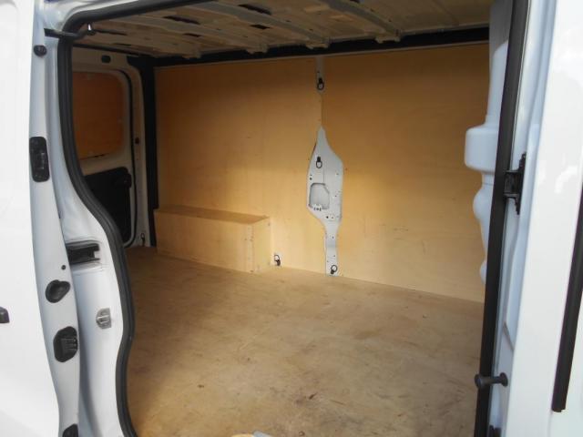 Renault Trafic image 9