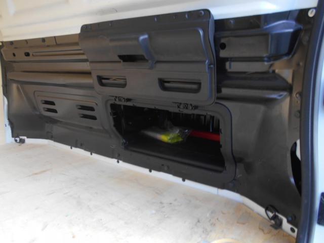 Renault Trafic image 8