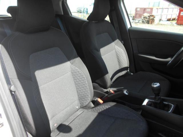 Renault Clio image 2