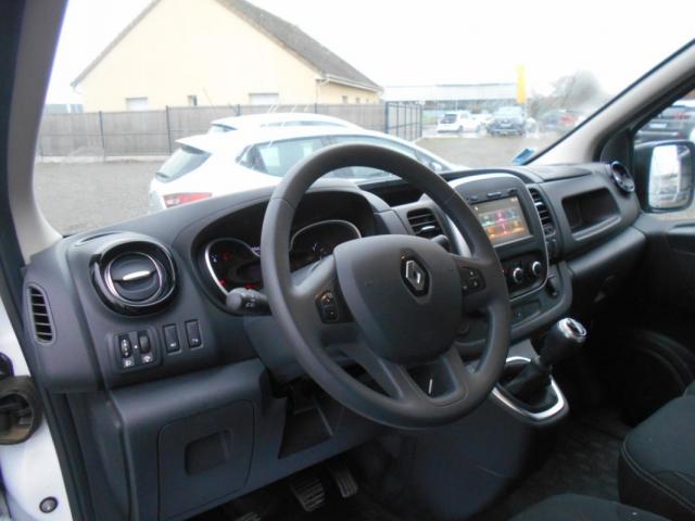 Renault Trafic image 9