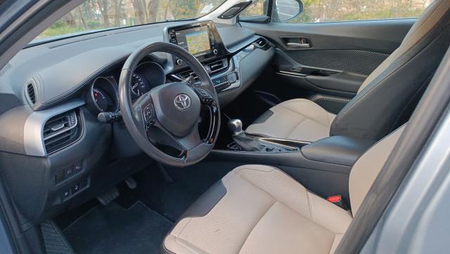 Toyota C-Hr image 8
