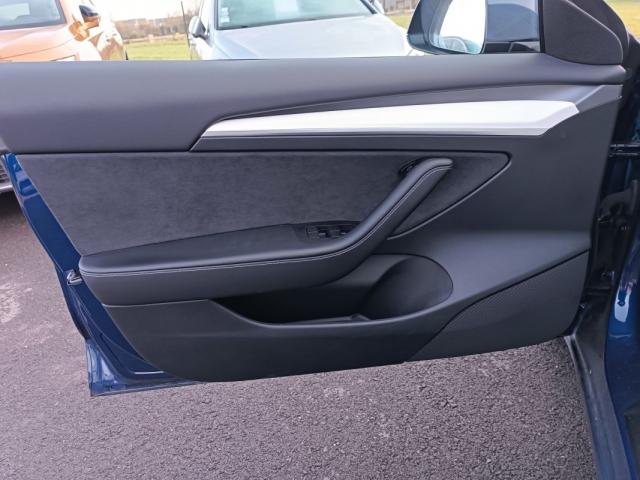 Tesla Model 3 image 8