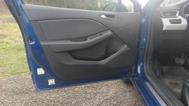Renault Clio image 2