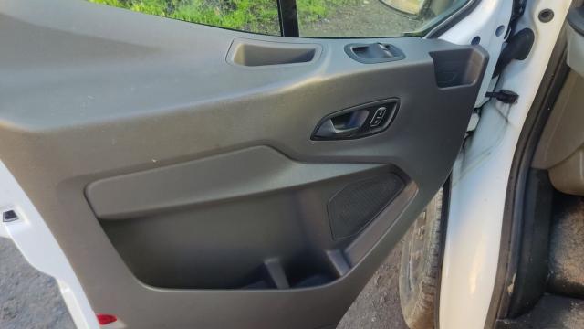 Ford Transit image 4