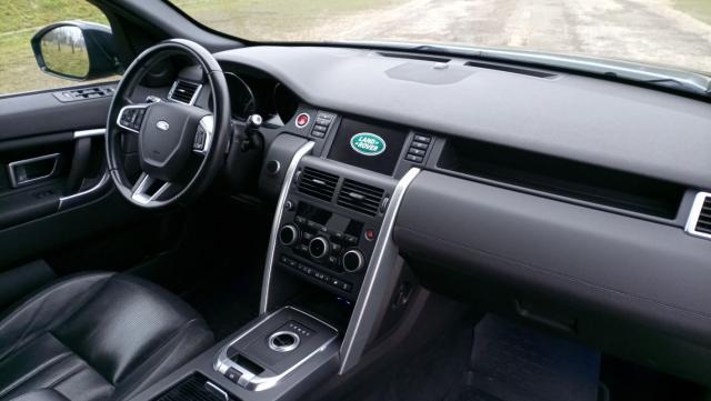 Land Rover Discovery Sport image 2