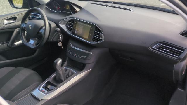 Peugeot 308 image 2