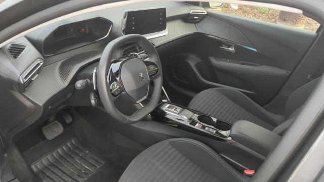 Peugeot 208 image 3