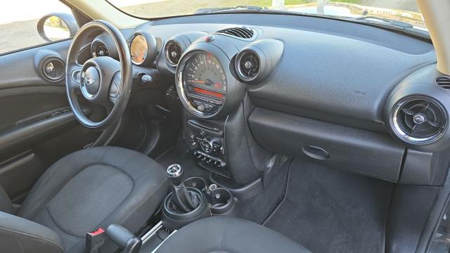 Mini Countryman image 2