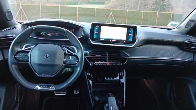 Peugeot 2008 image 1