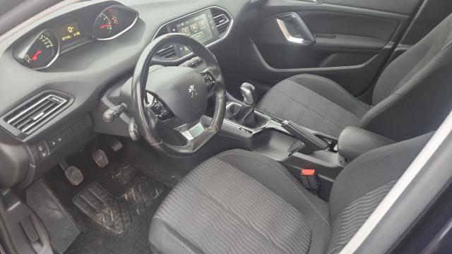 Peugeot 308 image 2