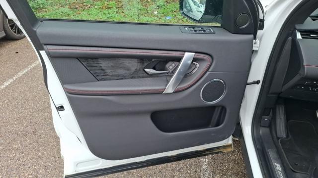 Land Rover Discovery Sport image 3