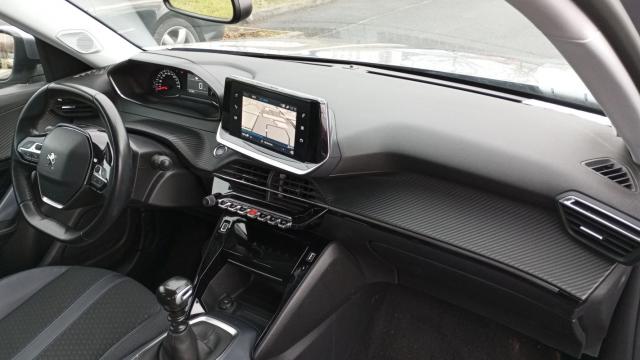 Peugeot 2008 image 3