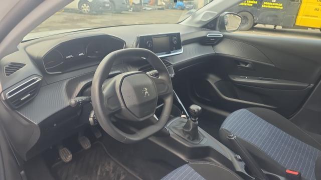 Peugeot 208 image 6