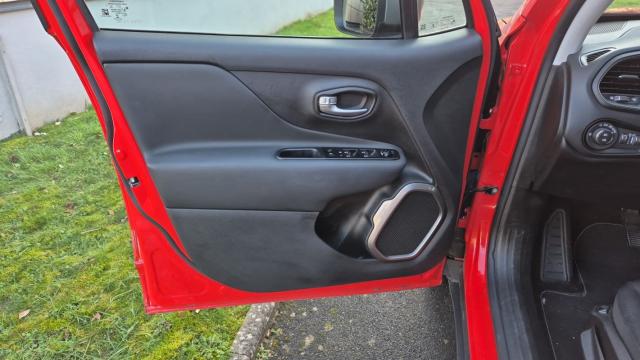 Jeep Renegade image 5