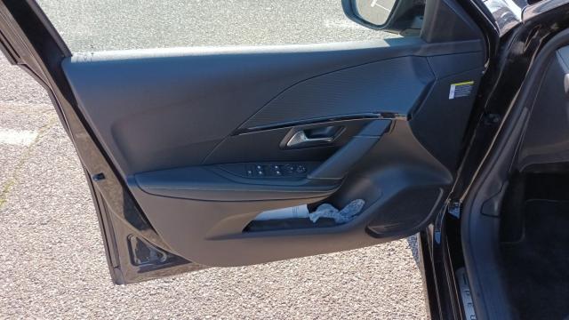 Peugeot 208 image 2