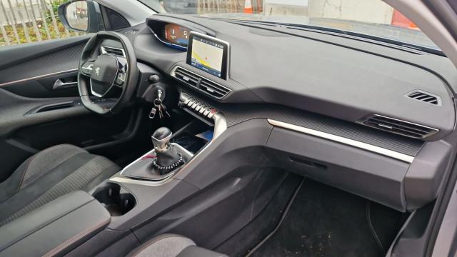 Peugeot 3008 image 2