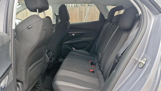 Peugeot 3008 image 3