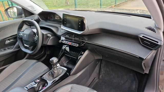 Peugeot 2008 image 1