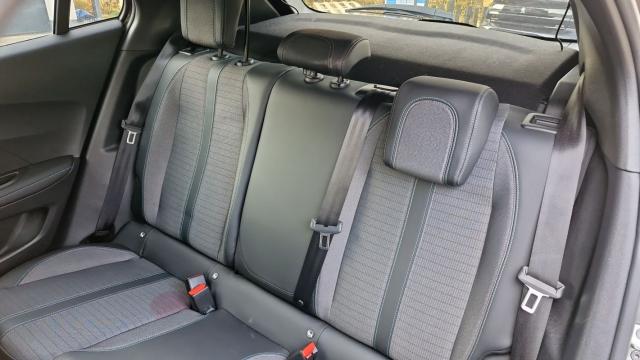 Peugeot 2008 image 6