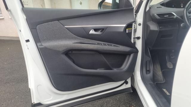 Peugeot 3008 image 1
