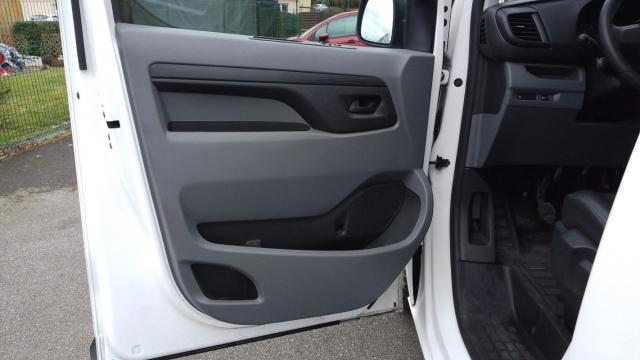 Citroen Jumpy image 3