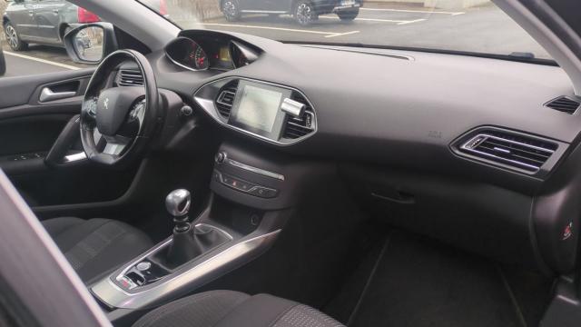 Peugeot 308 image 8