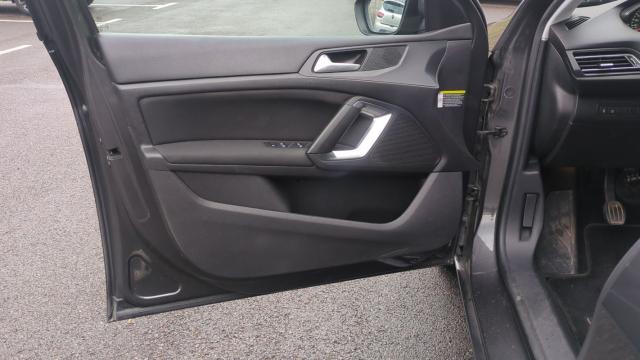 Peugeot 308 image 7