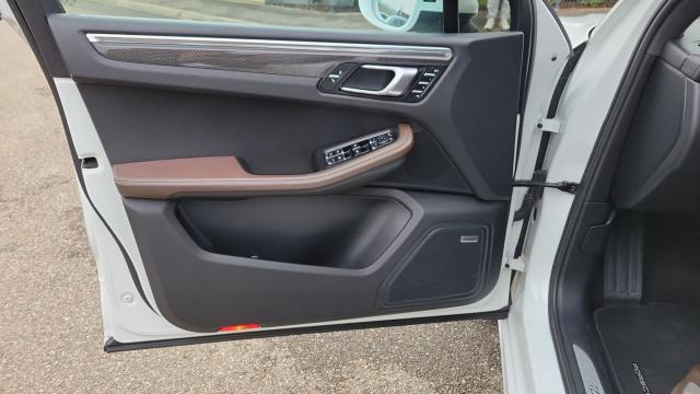 Porsche Macan image 8