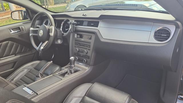 Ford Mustang image 4