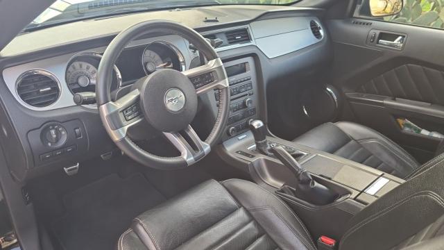 Ford Mustang image 8