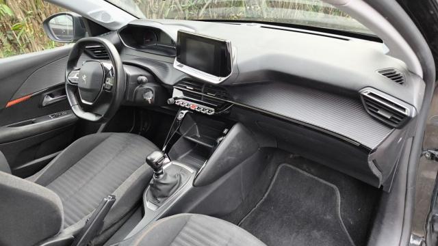 Peugeot 208 image 8