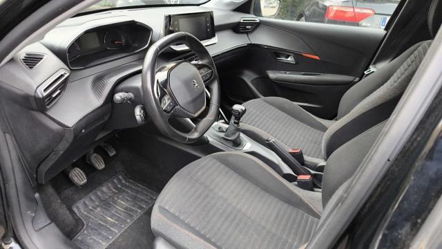 Peugeot 208 image 9