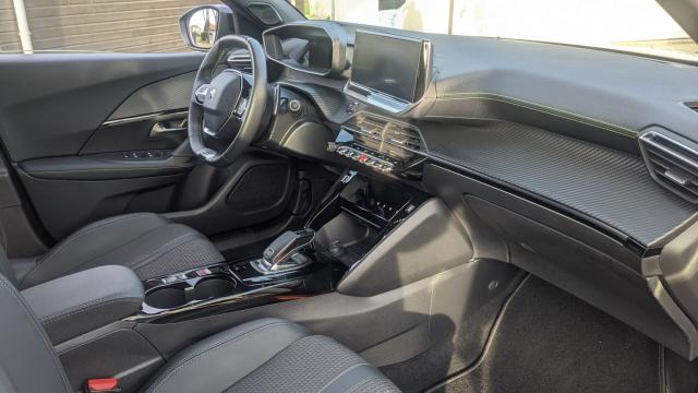 Peugeot 2008 image 6