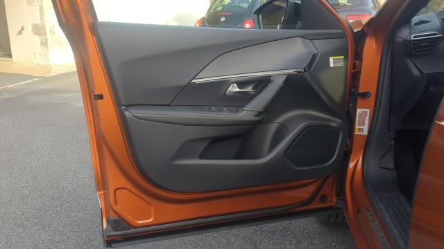 Peugeot 2008 image 8