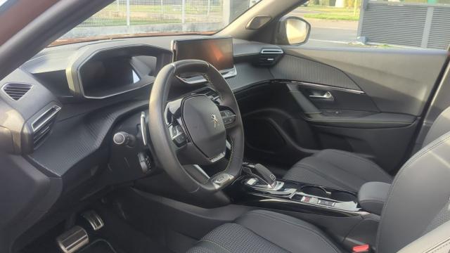 Peugeot 2008 image 1