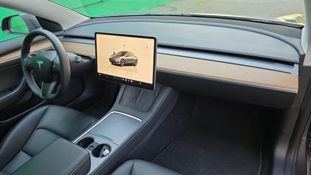 Tesla Model 3 image 7