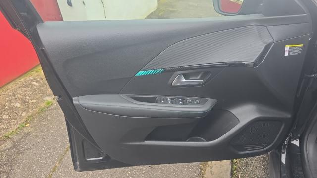 Peugeot 208 image 3