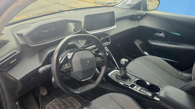 Peugeot 208 image 7