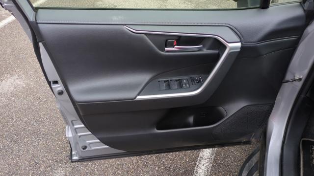 Toyota Rav4 image 2