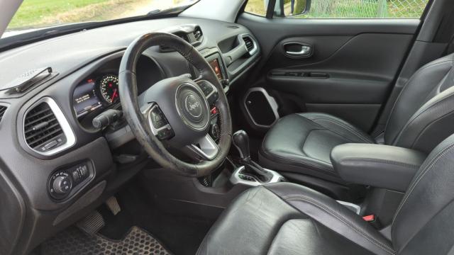 Jeep Renegade image 9