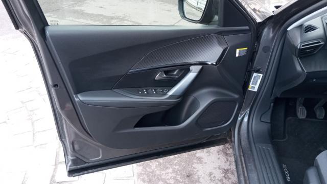 Peugeot 2008 image 3