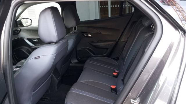 Peugeot 2008 image 9