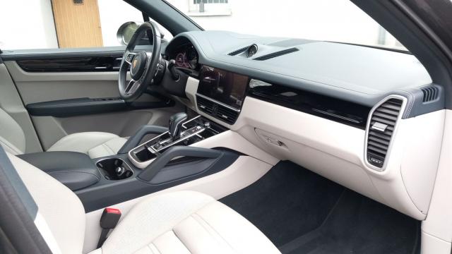 Porsche Cayenne image 4